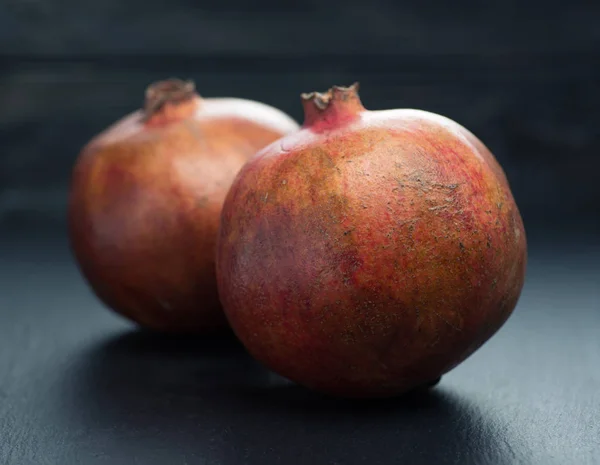 Reife frische Granatäpfel — Stockfoto