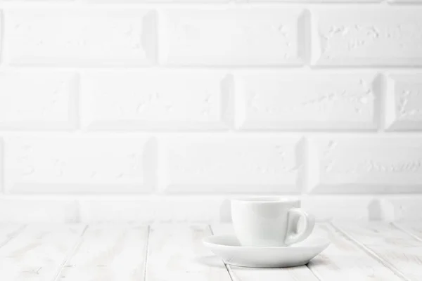 Uma xícara de café expresso na mesa — Fotografia de Stock