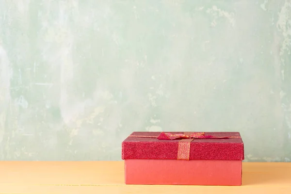 Gift box on table — Stock Photo, Image