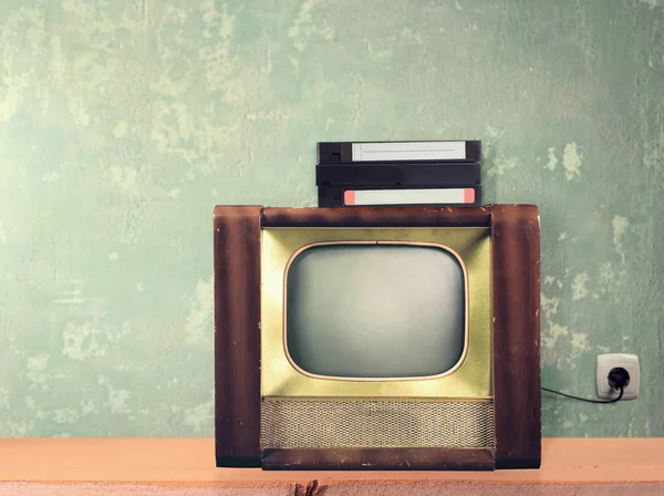 Vintage Tv i kasety — Zdjęcie stockowe