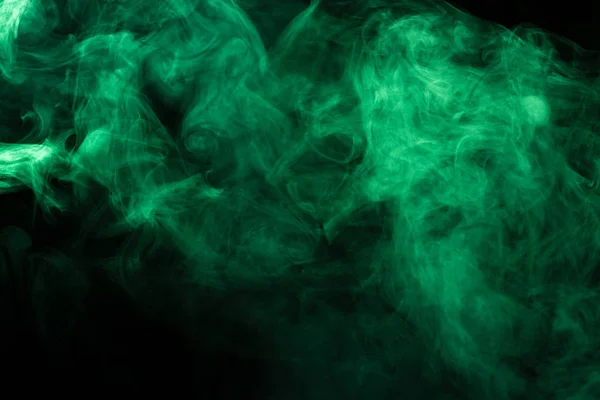 Humo verde sobre negro —  Fotos de Stock