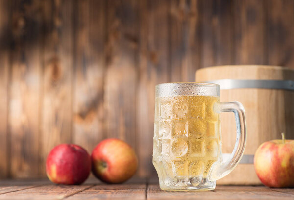 Apple cider and apples 