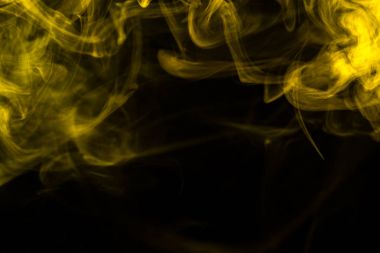 dumanı siyah arkaplanda