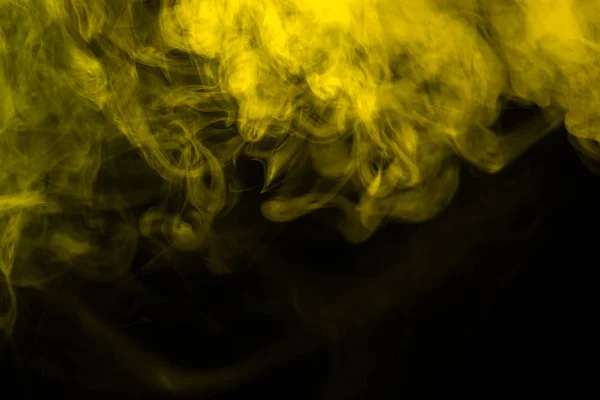 dumanı siyah arkaplanda