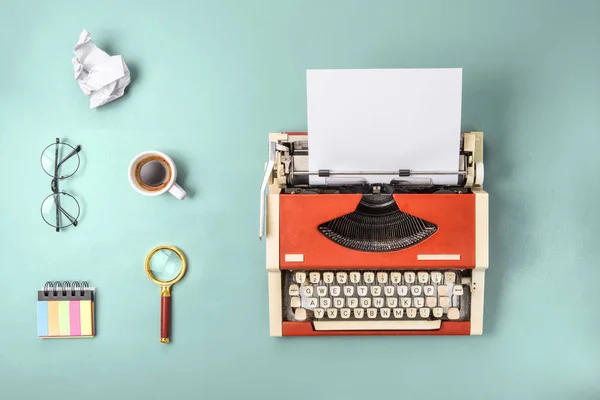 Red Typewriter Fresh Coffee Flat Lay — Stock Photo, Image