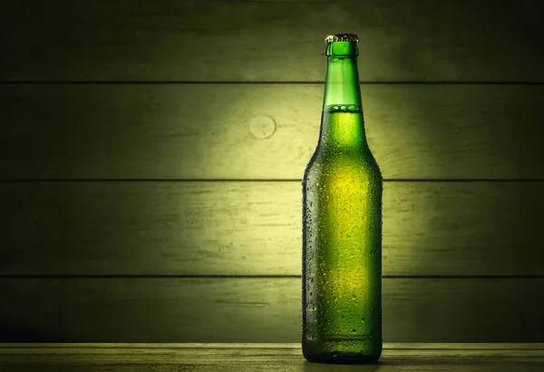 Zielone Butelki Piwa Bliska — Zdjęcie stockowe