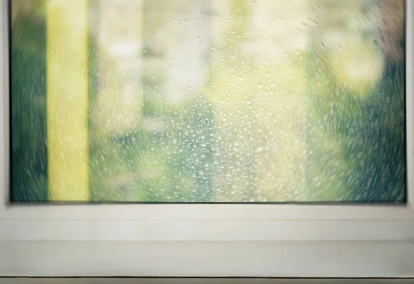 Белое Пластиковое Окно Капли Весеннего Дождя — стоковое фото