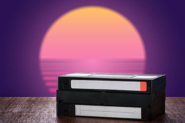 Vhs video kaseti yakın plan bir masada.