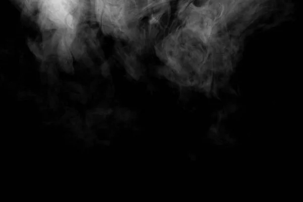 Bílý kouř na černém pozadí - zblízka — Stock fotografie