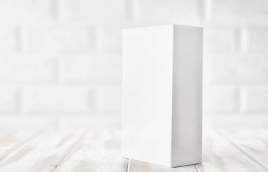 Akıllı telefondan ya da diğer ekipmanlardan alınmış beyaz paket kutusu