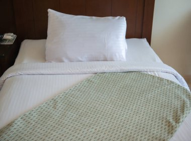 Bir otel odasında yatak - üst manzara