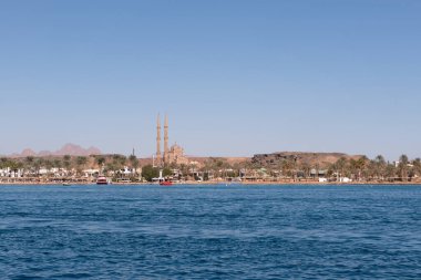 Sharm El Sheikh ve Al-Mu 'ların kıyılarından manzara