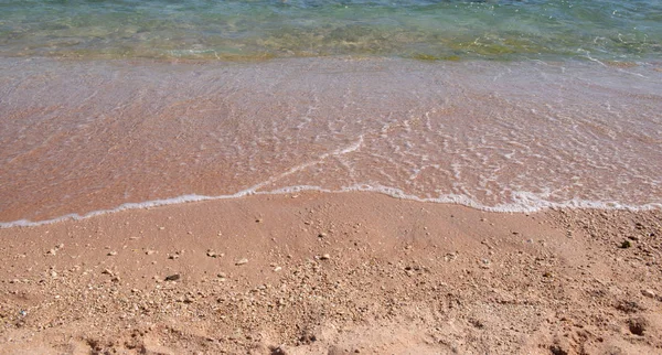 ビーチの海の波 パノラマ形式 — ストック写真