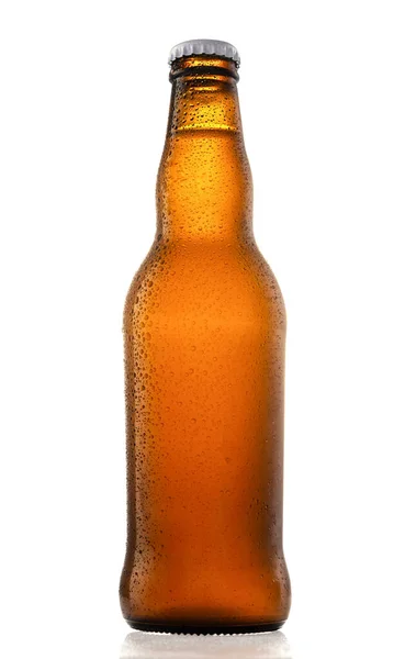 白背景的啤酒瓶 — 图库照片