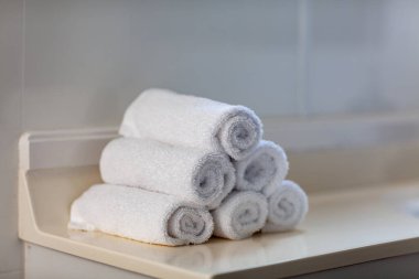 Masadaki temiz havlular..