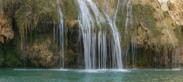 Cascade dans la lagune de Fuente Caputa à Murcie. Espagne — Photo