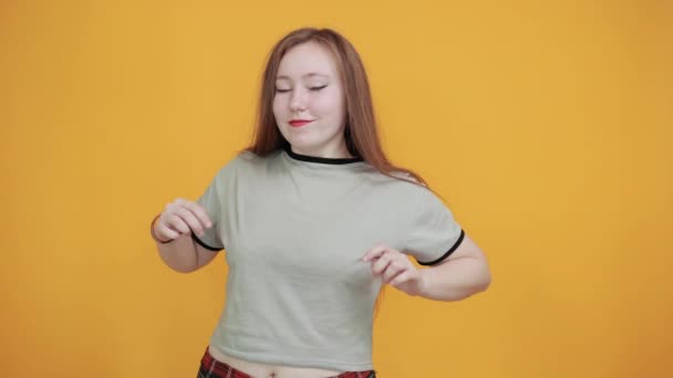 Relaxed woman in casual clothes keeping eyes closed, with hands behind head — Stock Video