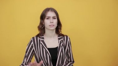 Muhalif Kız Protestoları, Elle Durdurun. İsyan Kavramı, Muhalefet