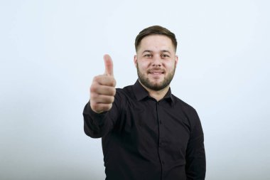Mutlu Erkek Gülüşleri Başparmak Yukarı 'yı sunar. Başarılı Olma Kavramı