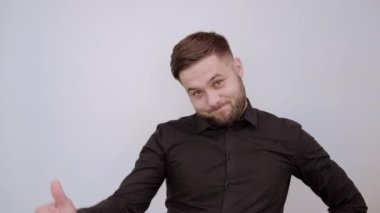 Mutlu Erkek Gülüşleri Başparmak Yukarı 'yı sunar. Başarılı Olma Kavramı