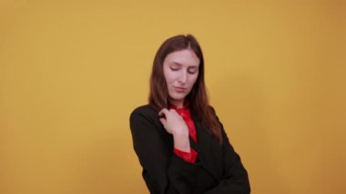 Moda Dişi Ayakta Duruşlar ve Kamera Pozisyonları. Bayanın Konsept Modeli