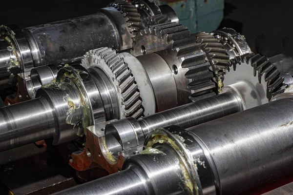 Yön üzerinde dişli mekanik cihaz.