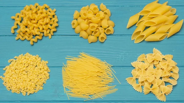 Šest Druhů Těstovin Farfalle Gomiti Rigati Pennoni Cavatappi Caviglie Piccole — Stock fotografie