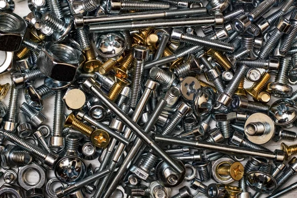 Çeşitli cıvata vidalarının deseni.