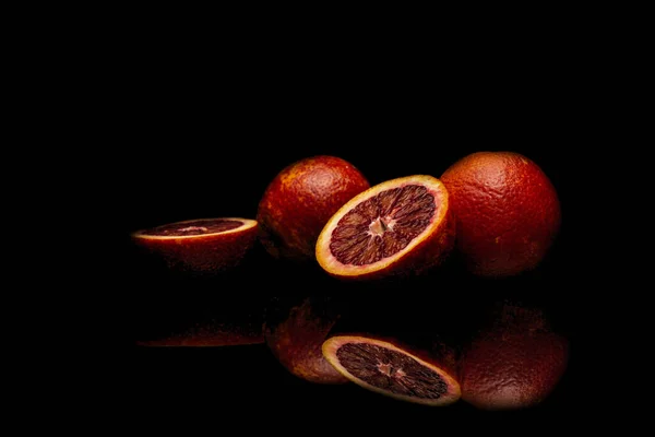 Laranja Combinada Com Romã Fundo Preto Fotografia De Stock