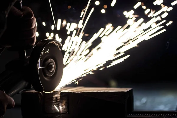Metal Processing Using Abrasive Wheel — Stock Photo, Image