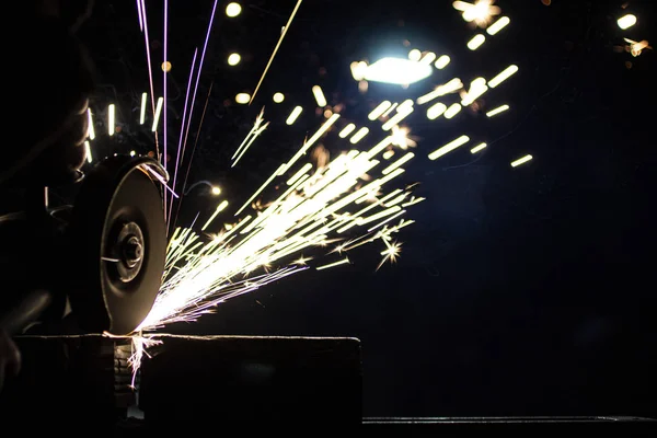 Procesamiento Metales Con Una Rueda Abrasiva — Foto de Stock