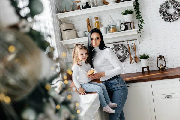 Maman Petite Fille Préparent Pour Les Vacances Jouent Famille Bonheur — Photo