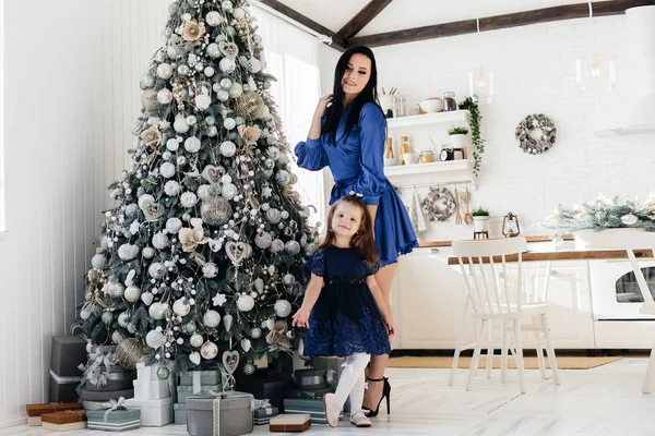 Maman Fille Fêtent Jouent Près Sapin Noël Noël Vacances — Photo