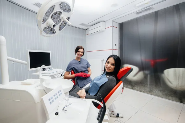 Doctor Patient Look Camera Smile Health Dentistry — Stock Photo, Image