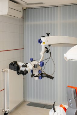 Diş işlemleri için yakın çekim mikroskobu