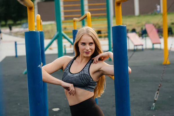 Sexy Girl Goes Sports Open Air Fitness Healthy Lifestyle — Stock Photo, Image