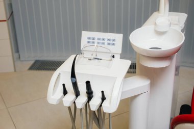 Diş tedavisi ve işlemler için diş aracı