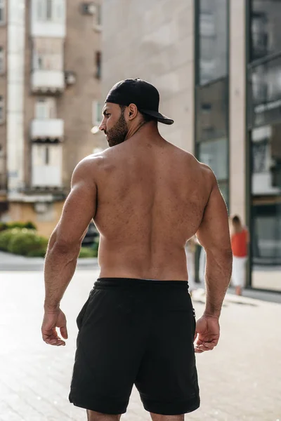 Sexy Athlet Steht Mit Dem Rücken Zur Wand Fitness Gesunder — Stockfoto