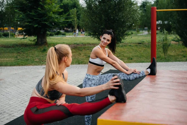 Atletische Sexy Meisjes Sporten Buitenlucht Fitness Gezonde Levensstijl — Stockfoto