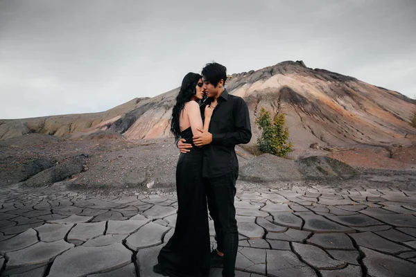 Couple Asiatique Amoureux Cuir Noir Promène Dans Nature Milieu Des — Photo