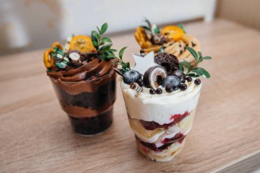 Çok güzel ve iştah açıcı. İmzalar için yeri olan bir masa. Pasta.