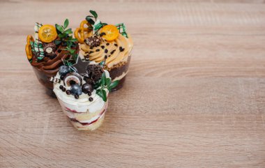 Çok güzel ve iştah açıcı. İmzalar için yeri olan bir masa. Pasta.