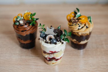 Çok güzel ve iştah açıcı. İmzalar için yeri olan bir masa. Pasta.