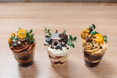 Çok güzel ve iştah açıcı. İmzalar için yeri olan bir masa. Pasta.