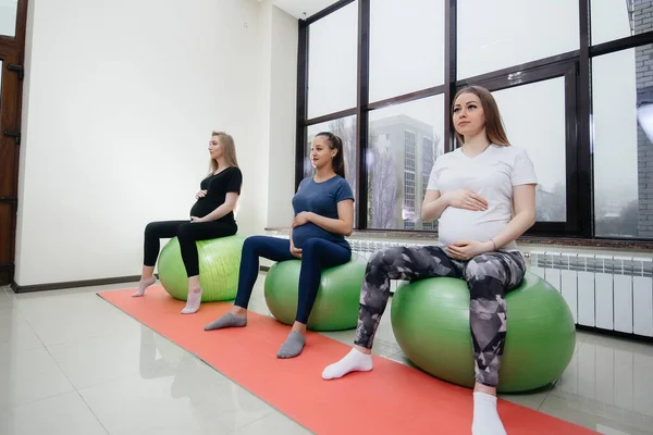 Group Young Pregnant Mothers Engaged Pilates Ball Sports Fitness Club — Stock Photo, Image