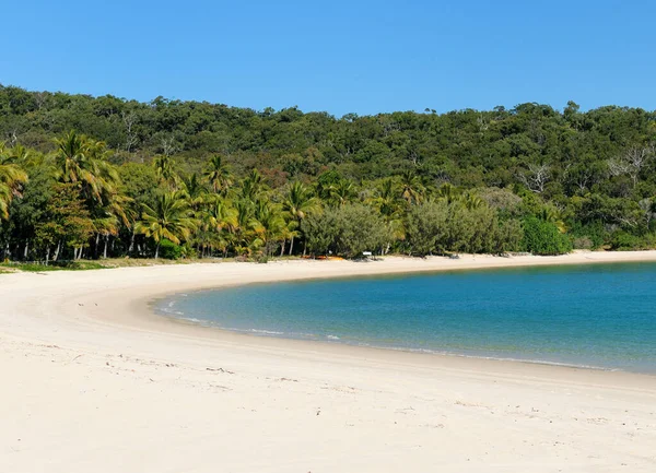 Wonderful White Sand Fishermen Beach Contrasting Turquoise Ocean Tropical Great — 스톡 사진