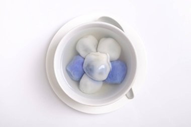 Tang Yuan(sweet dumplings) siyah susam ile dolu.