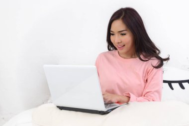 Asyalı kız zevk Internet oyun.