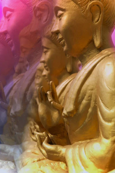 Buddha Statue Zeigt Konzeptionelle Kraft Der Weisheit Und Konzentration — Stockfoto