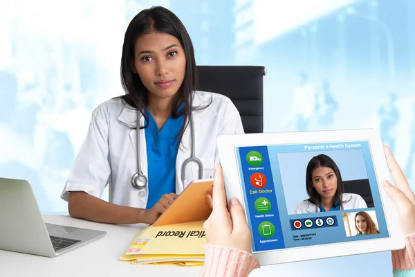 Los Pacientes Discuten Problemas Salud Con Los Médicos Través Comunicación —  Fotos de Stock